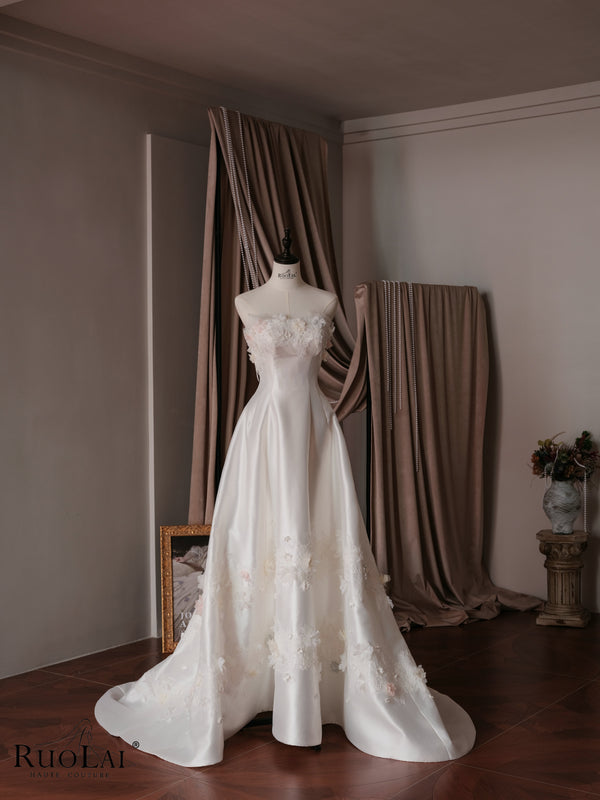 QD06390 Charming Strapless Lace Up Back 3d Flower Appliques Wedding Dress