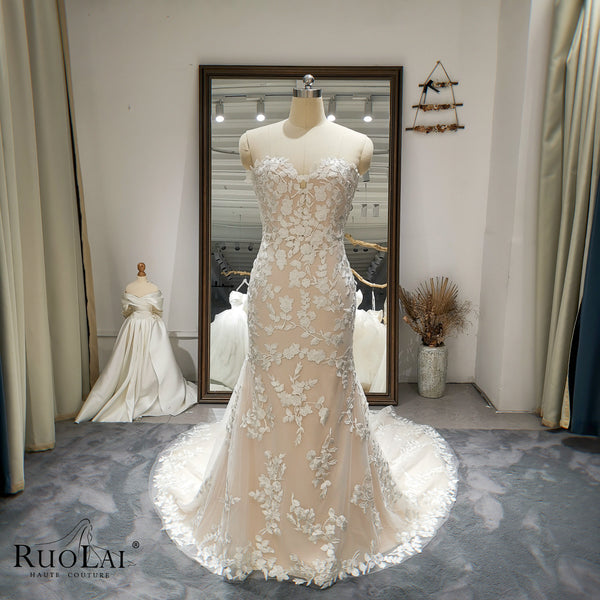 QW01061 Gorgeous Sweetheart Neck Appliques Lace Wedding Dress