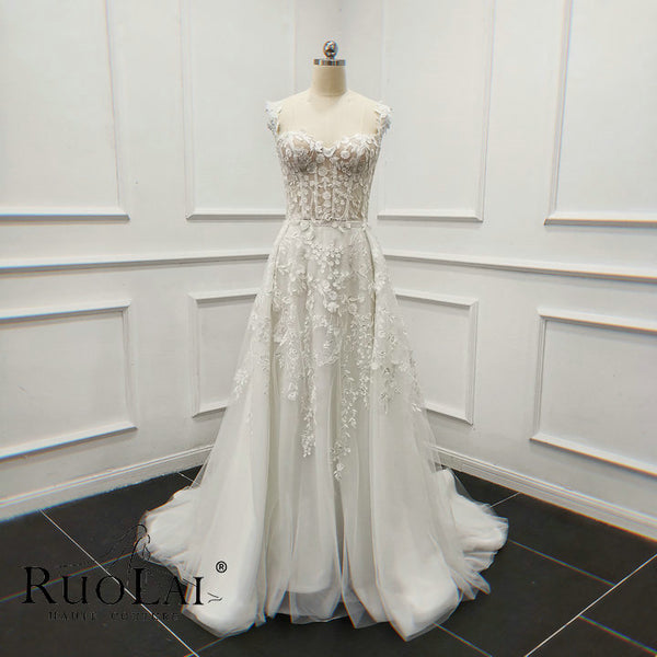 Gorgeous Sweetheart Neck Appliques Lace Wedding Dress