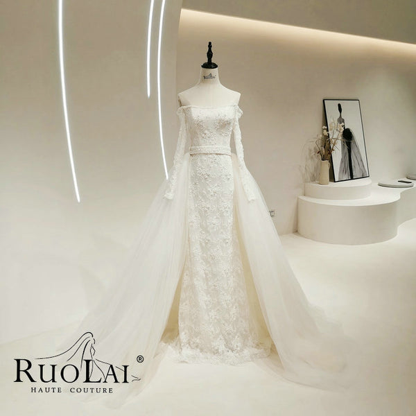 Gorgeous Long Sleeve Appliqued A Line Wedding Dress