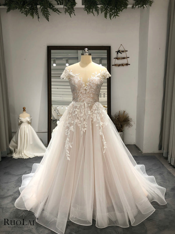 Elegant O Neck Appliqued Tulle  A-Line Bridal Gown