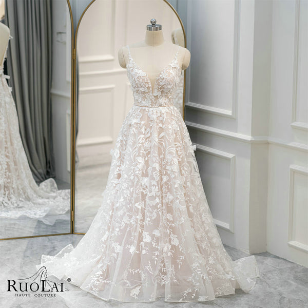 QW01516 Exquisite Lace Appliques A Line Spaghetti Strap Wedding Gown