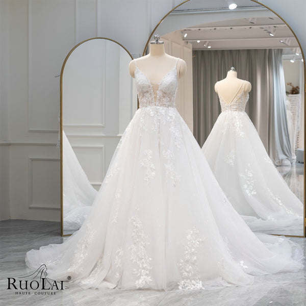 QW01712 Elegant Spaghetti Straps Deep V Neck Appliques Lace Wedding Gown