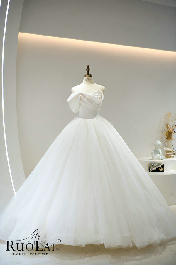 Elegant Draped Design Off Shoulder Sleeveless Wedding Dress