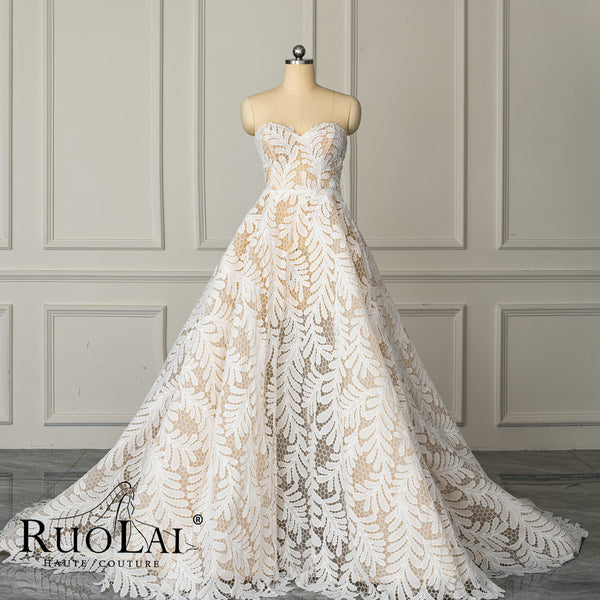 Exquisite Lace Off The Shoulder Sleeveless Wedding Gown