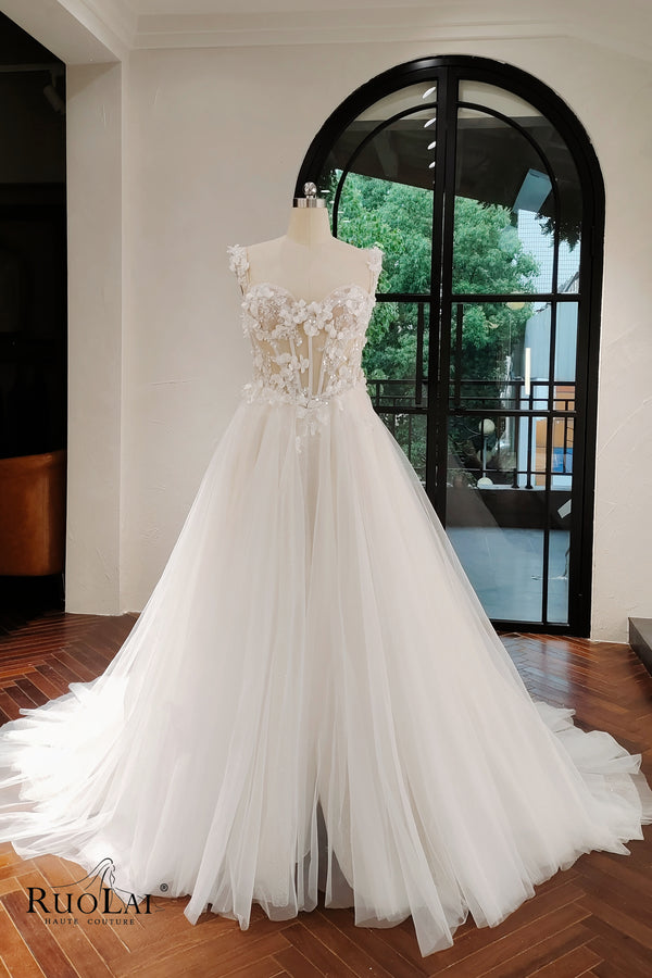 Elegant Sweetheart Neck 3D Flower Beading Bridal Gown with Slit