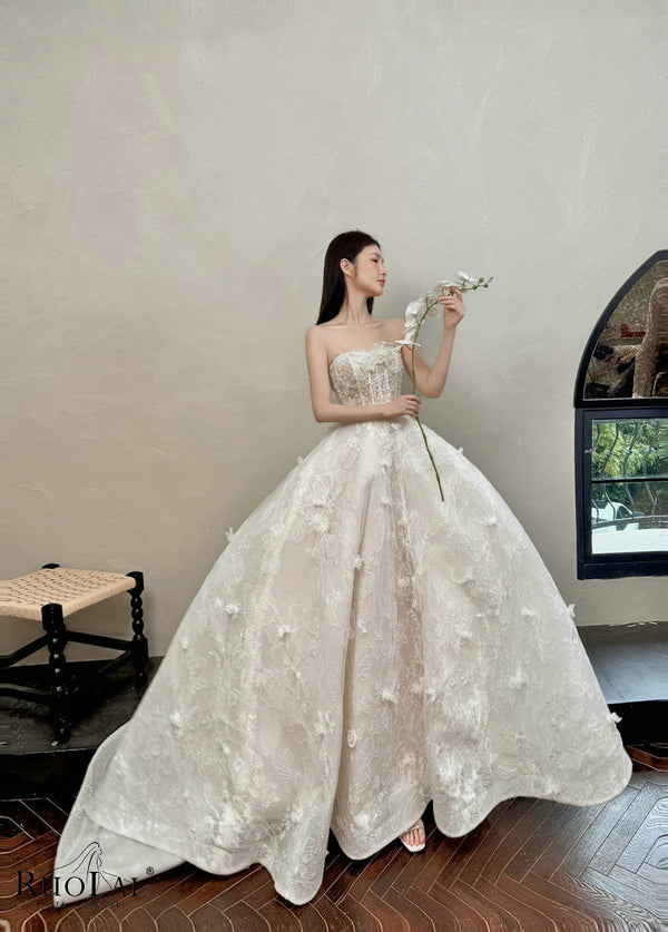 QW02129 Strapless Lace Applique A Line Wedding Dress
