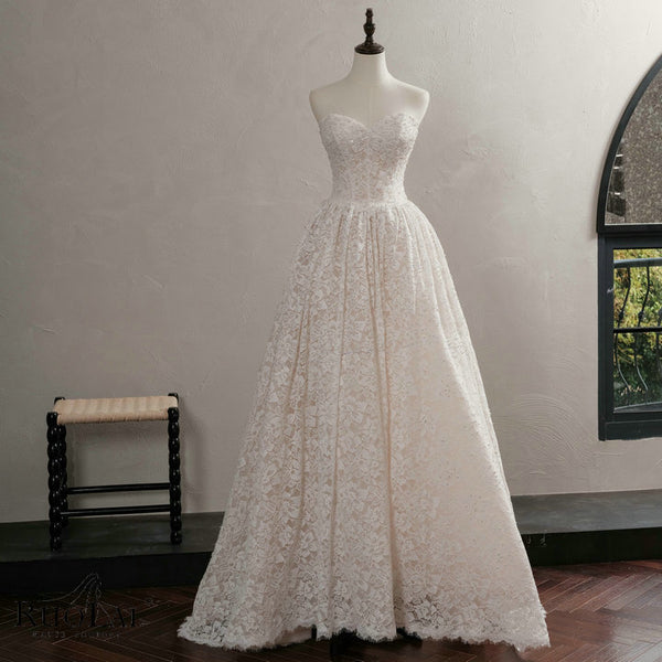 QW02161 Classic Sweetheart Neck Beaded Lace Wedding Dress